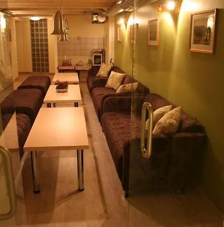 Old Town Hostel 2*