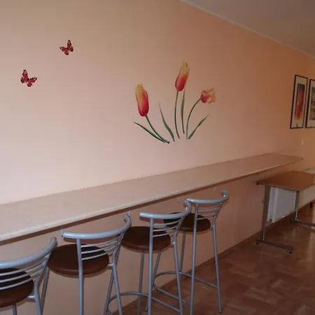 Old Town Hostel 2*