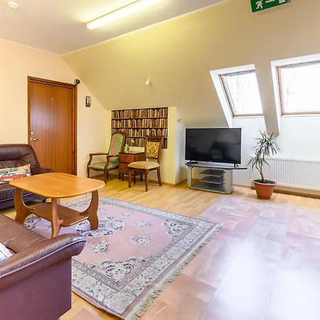 Πανσιόν Old Town Hostel 2*