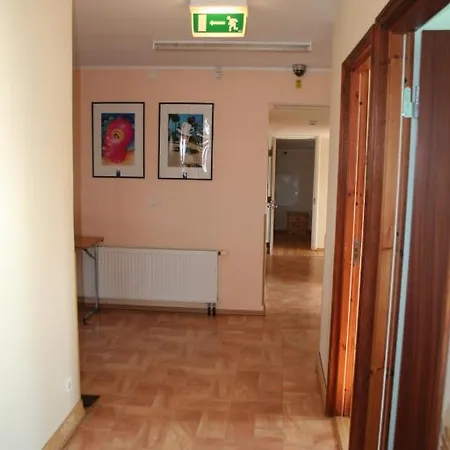 Old Town Hostel 2*